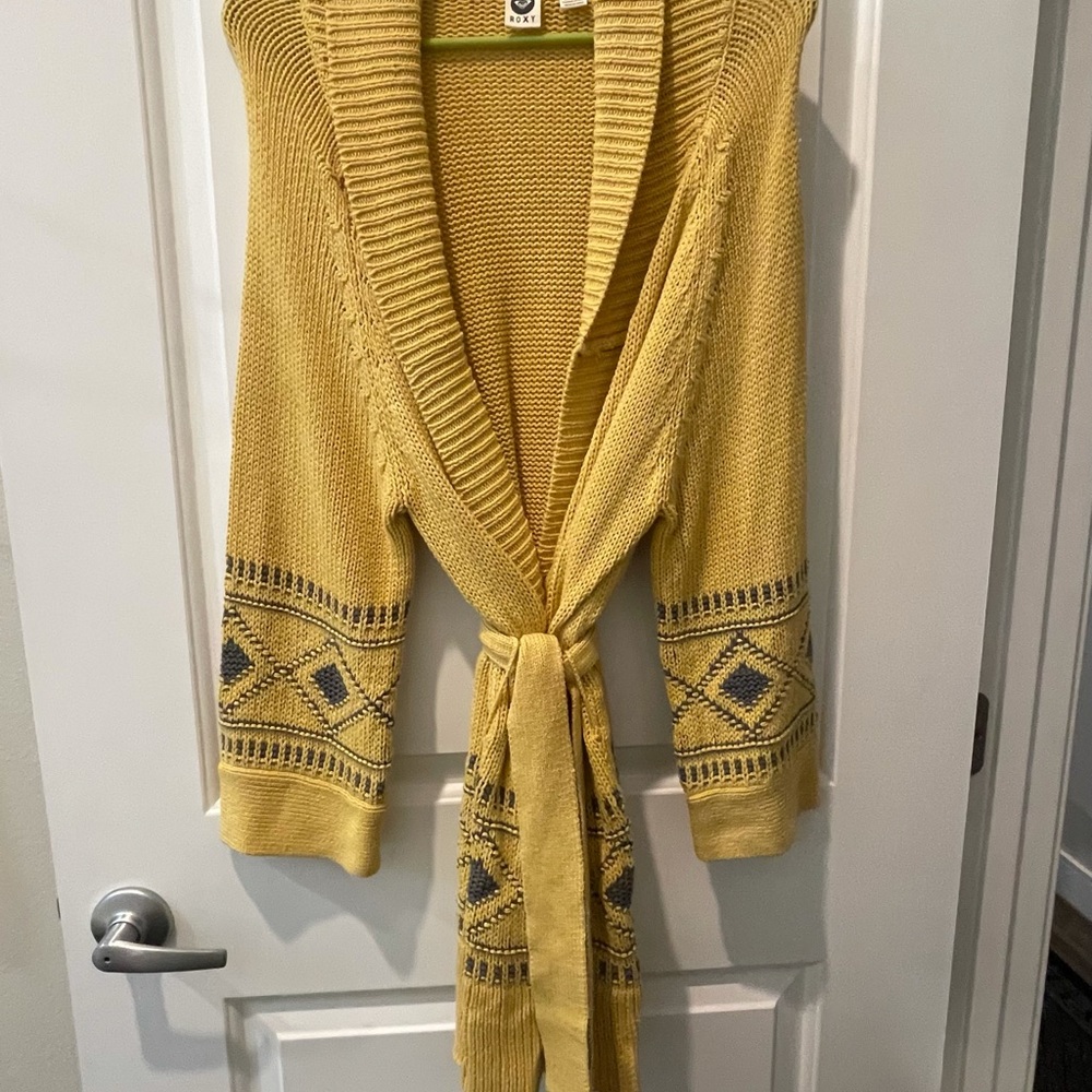 Beautiful mustard yellow Roxy cardigan never worn new without tags